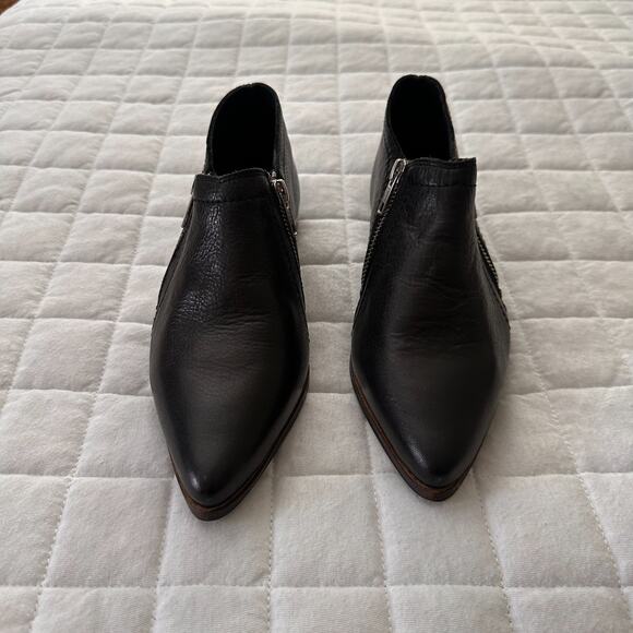 FREE PEOPLE Womens Ankle Boots 36 US 6 Black Leather Low Heel Pointed Toe Zipper - Picture 4 of 14